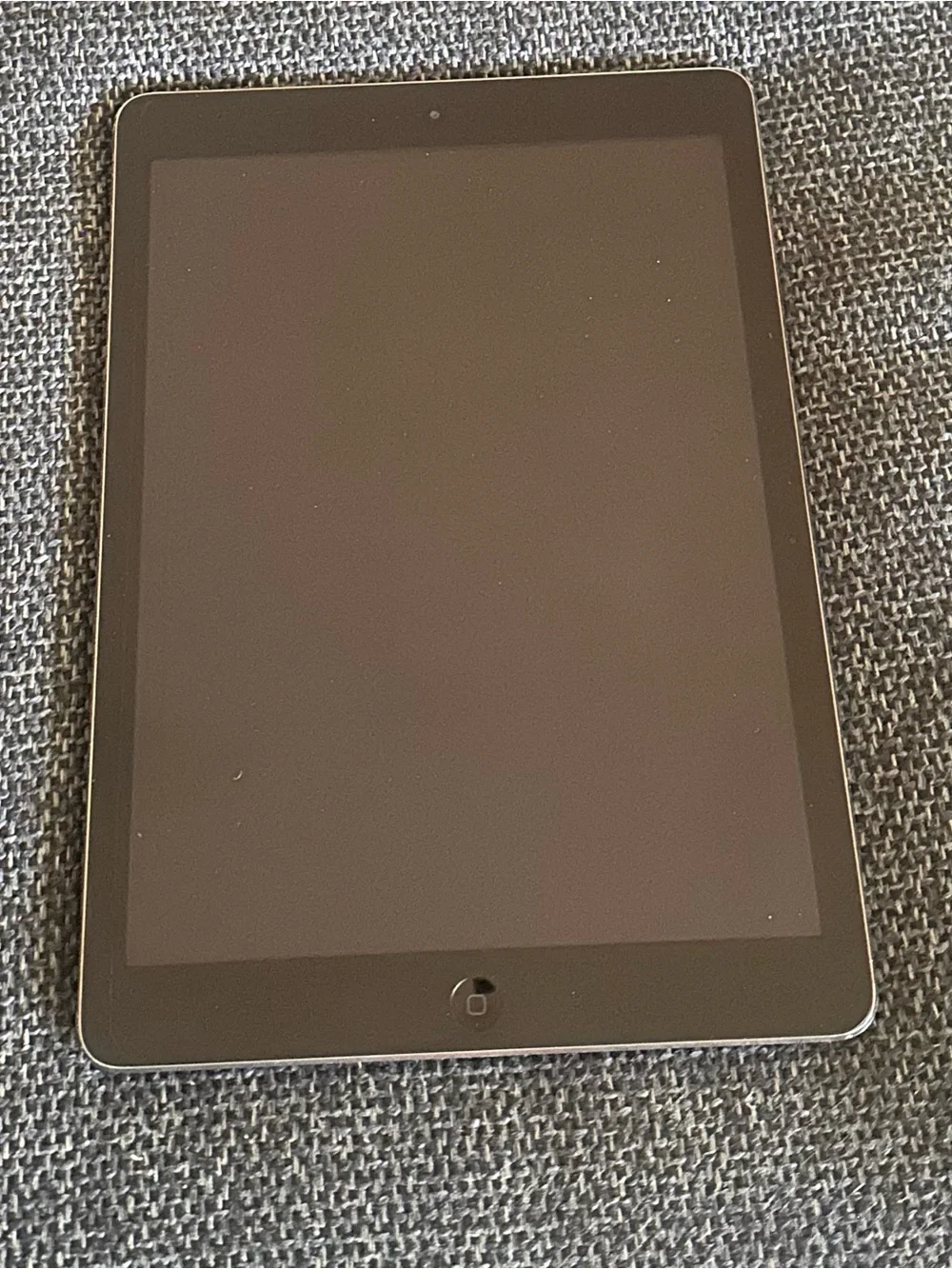 Apple Space Gray iPad Tablet 128GB- Touchscreen